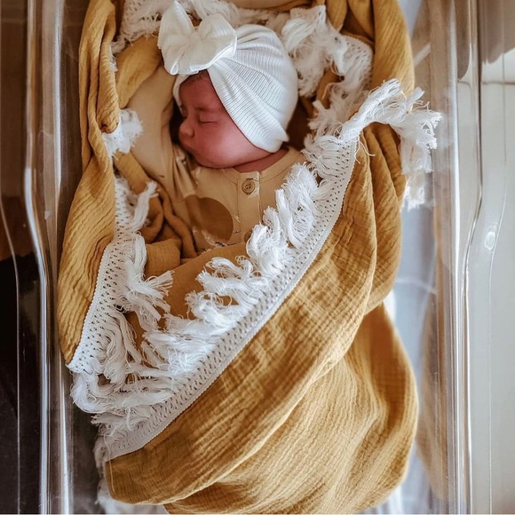 Brixton Phoenix Fringe Muslin Quilt in Honey - Picture 3 of 4